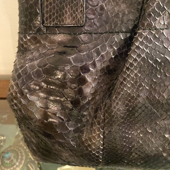 Ferragamo Python Soft-Bag - Picture 11 of 16